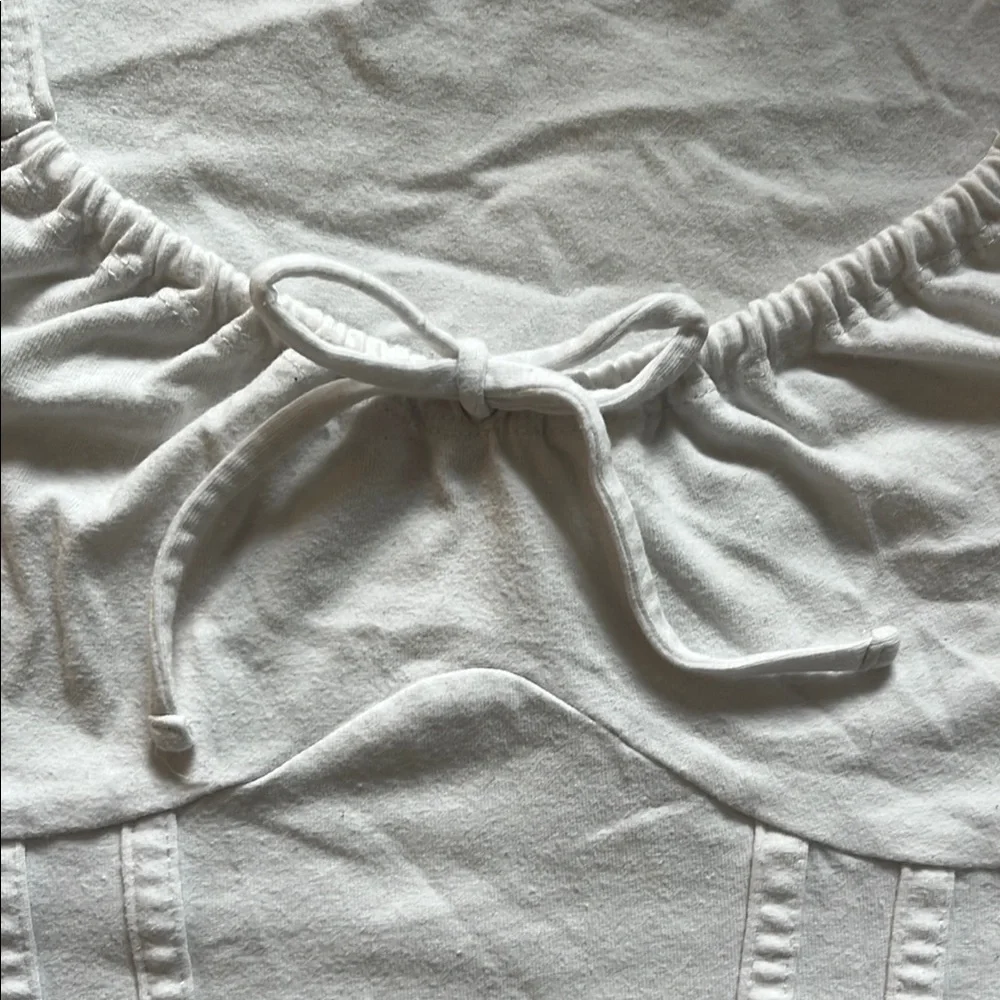 Hollister White Fitted Ruched Blouse Short Sleeve - Picture 2 of 4